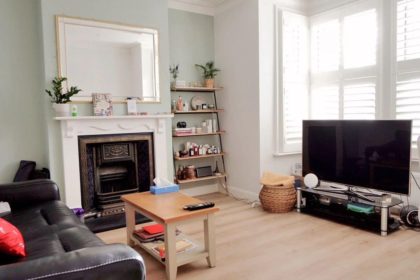 Flat Clarendon Road in Greater London