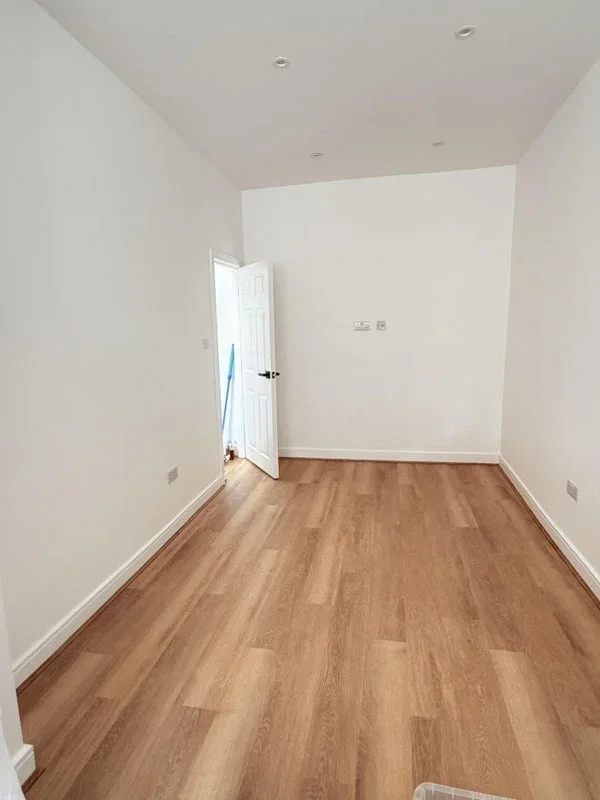 Room Totton Road in Greater London