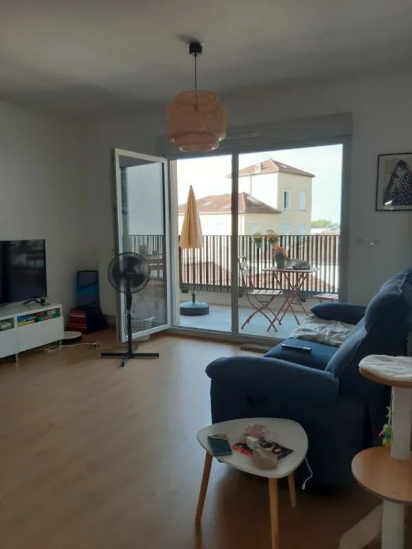 Appartement Avenue de la Gare à Sathonay-Camp