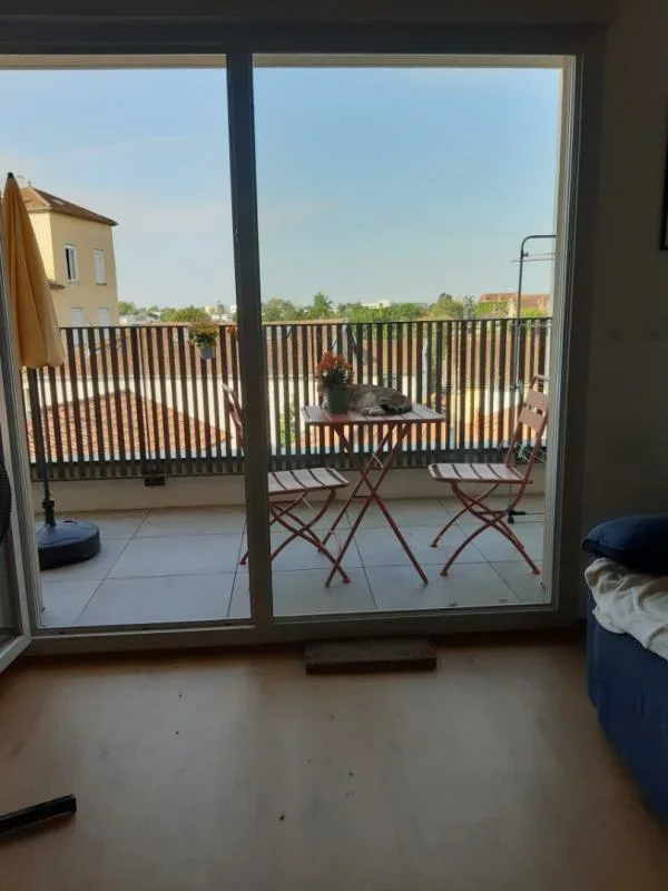 Appartement Avenue de la Gare à Sathonay-Camp