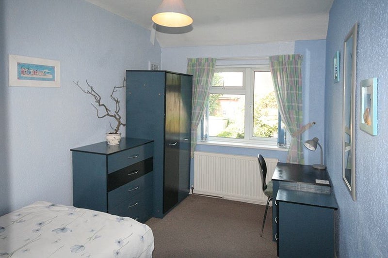 Room Serlby Rise in Nottingham