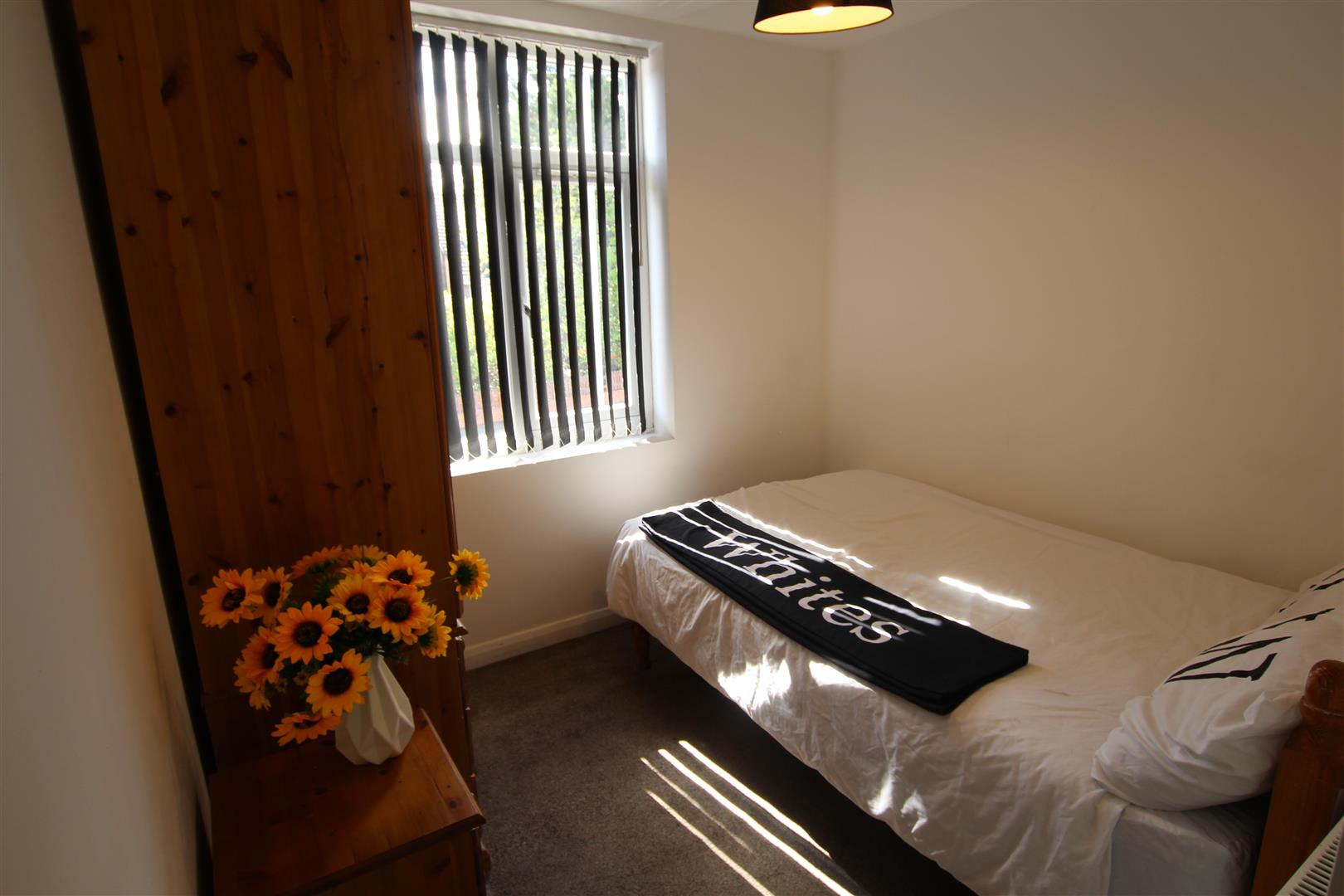 Room Rothersthorpe Road in Far Cotton