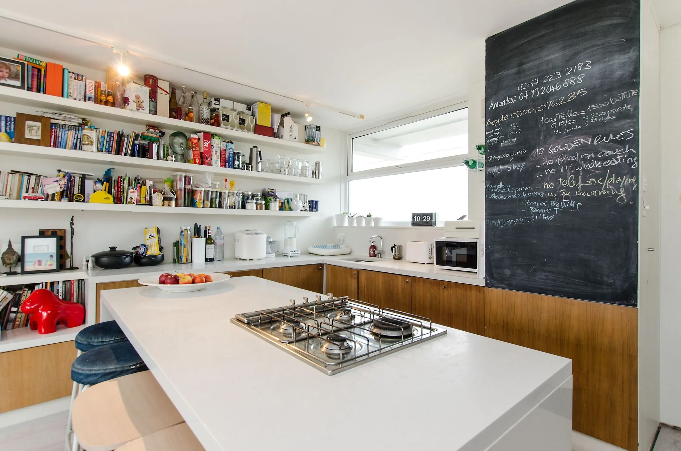 Flat Westbridge Road in Greater London