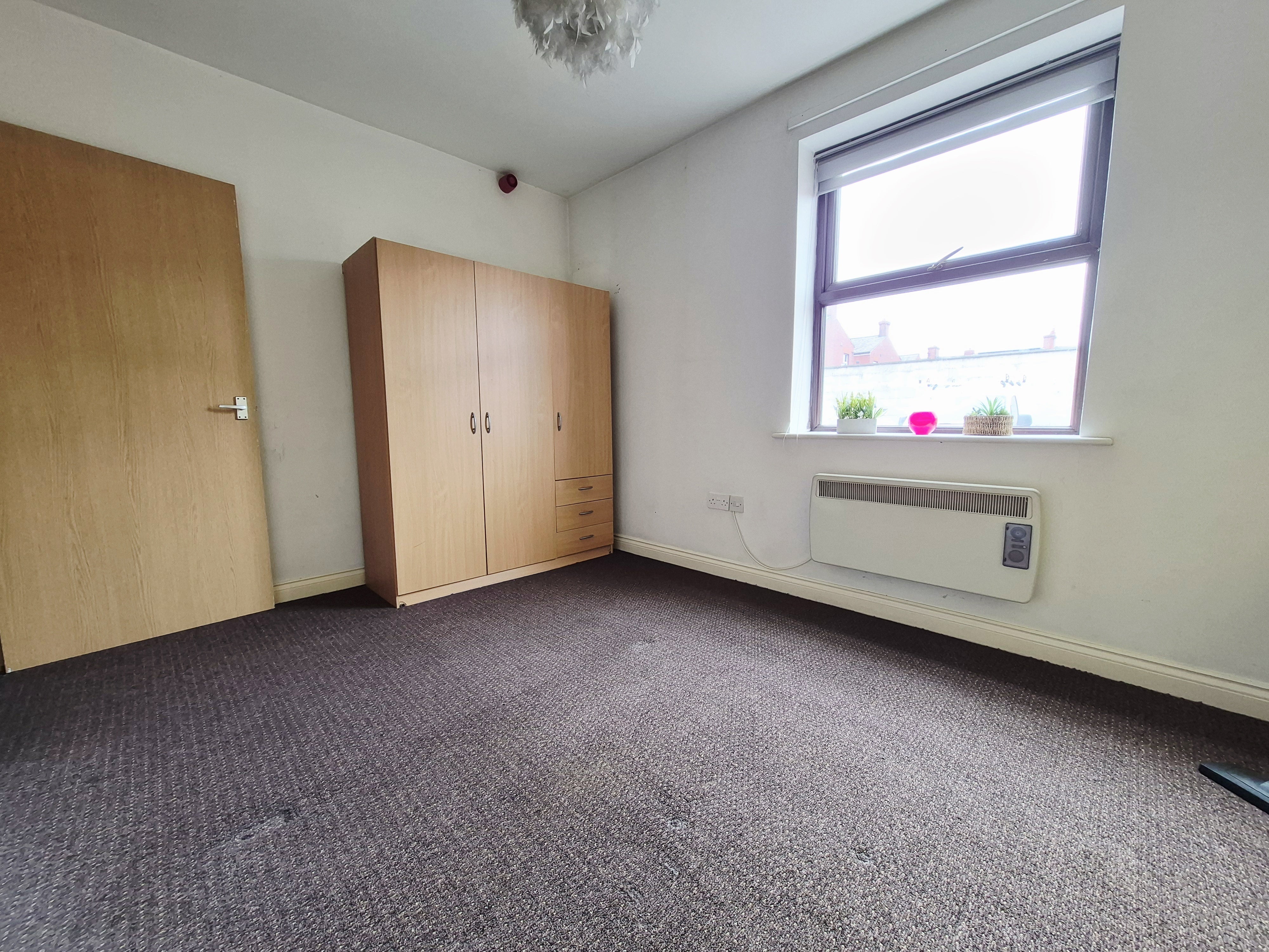 Flat Sumner Street in Blackburn