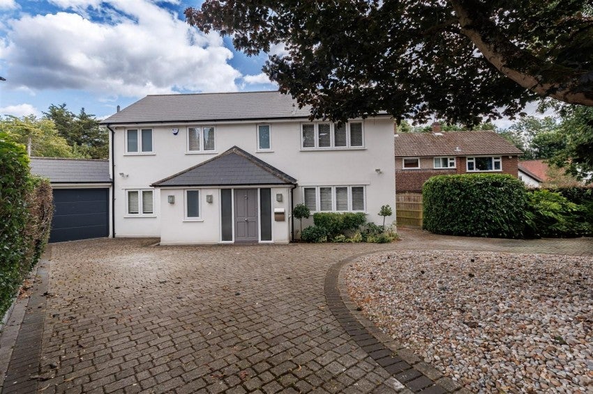 House Kendal Avenue in Epping Forest