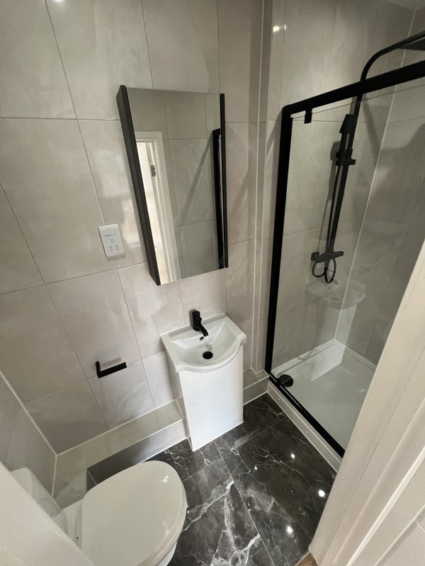 Room Congleton Grove in Greater London