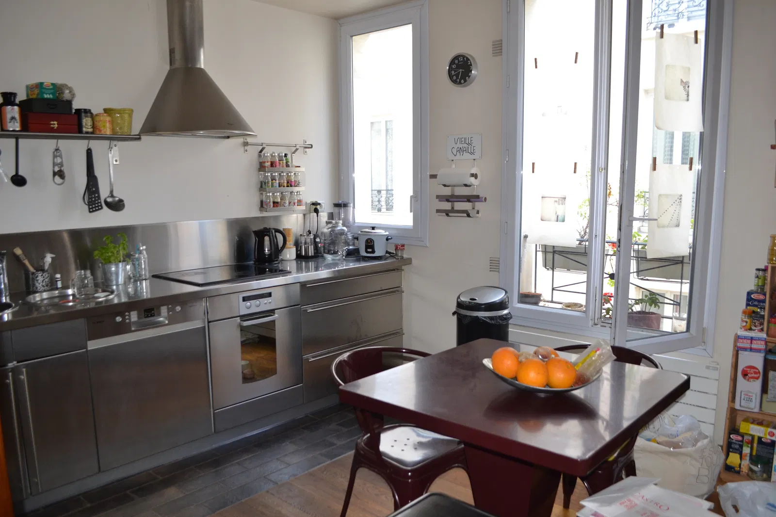 Room Impasse de Tamatave in Marseille