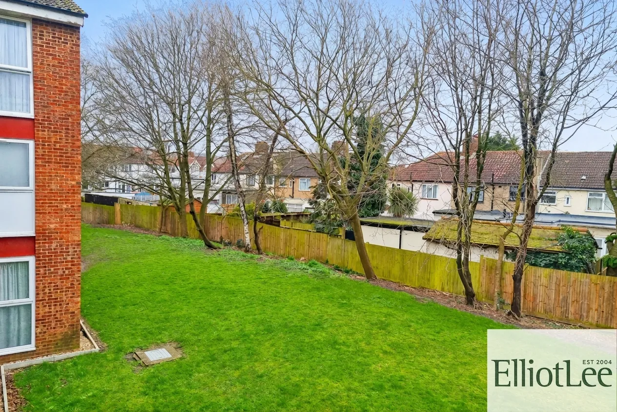 Flat Archery Close in Greater London