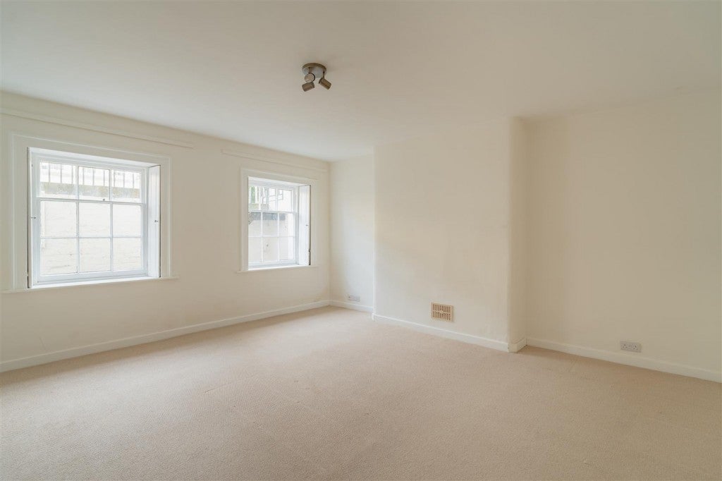 Flat Evesham Road in Cheltenham