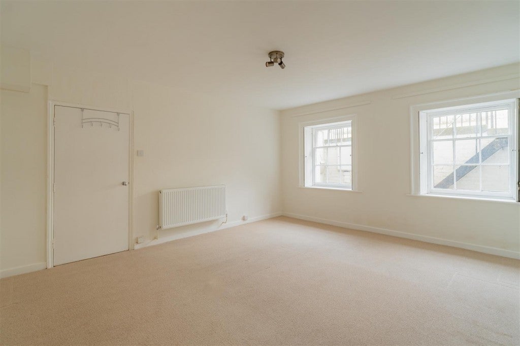 Flat Evesham Road in Cheltenham