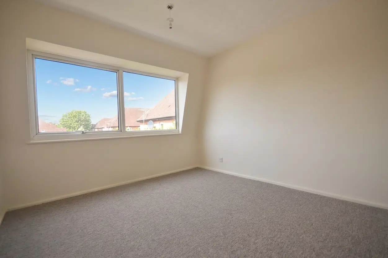 Flat Penn Road in Beaconsfield