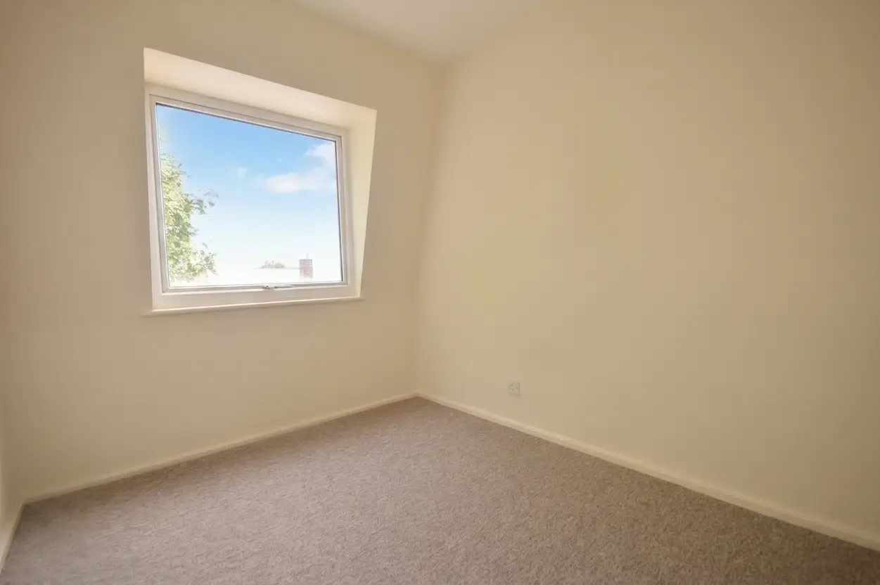 Flat Penn Road in Beaconsfield