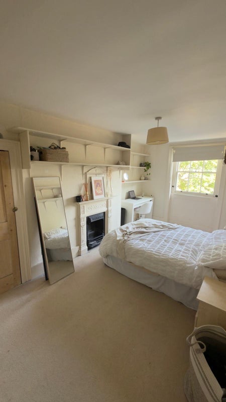 Room Larkhall Rise in Greater London