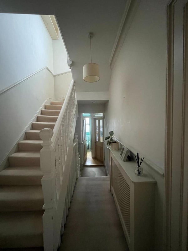 Room Larkhall Rise in Greater London