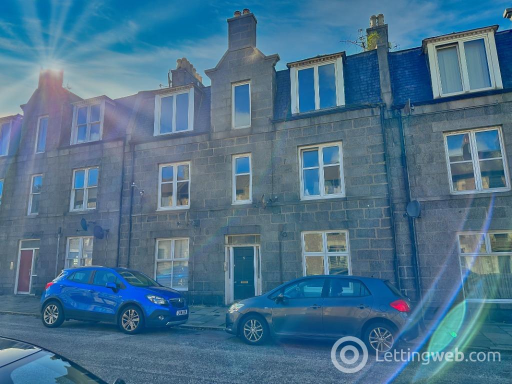 Flat Linksfield Place in Aberdeen City