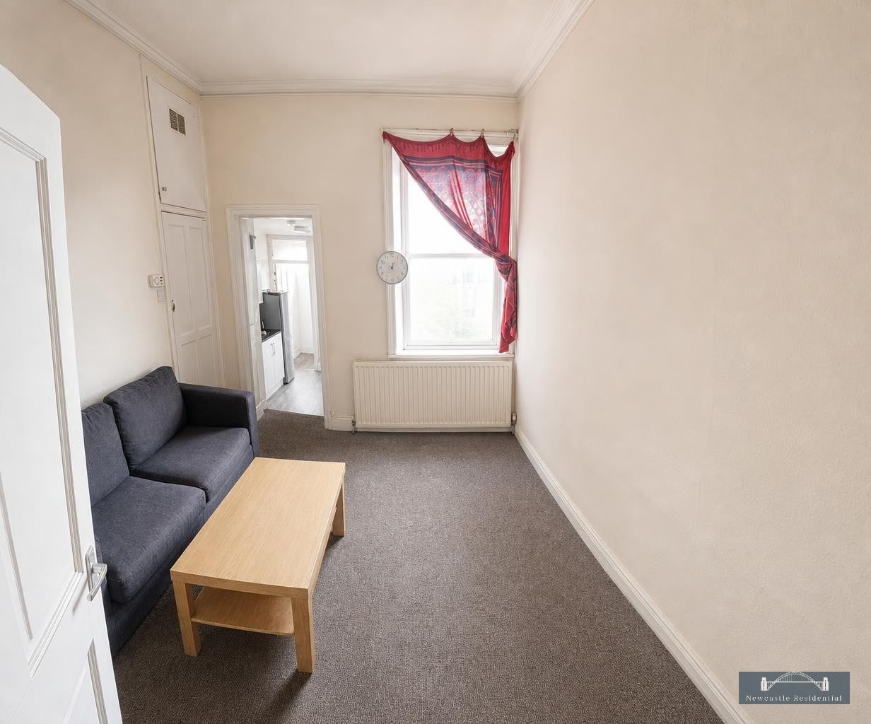 Flat Wingrove Avenue in Newcastle upon Tyne