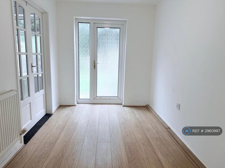 House Marlfield Close in Preston