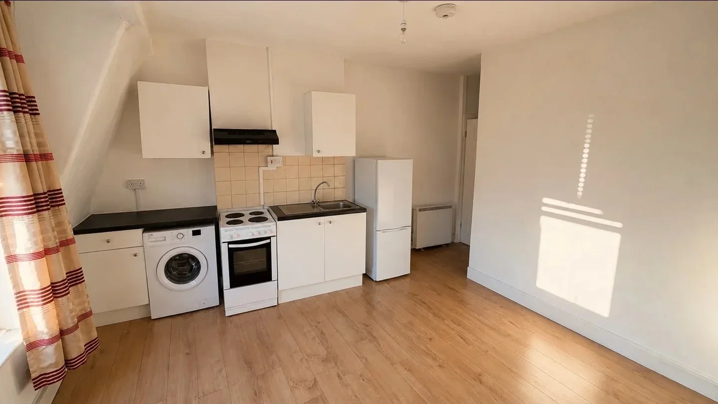 Flat Richmond Road in Greater London