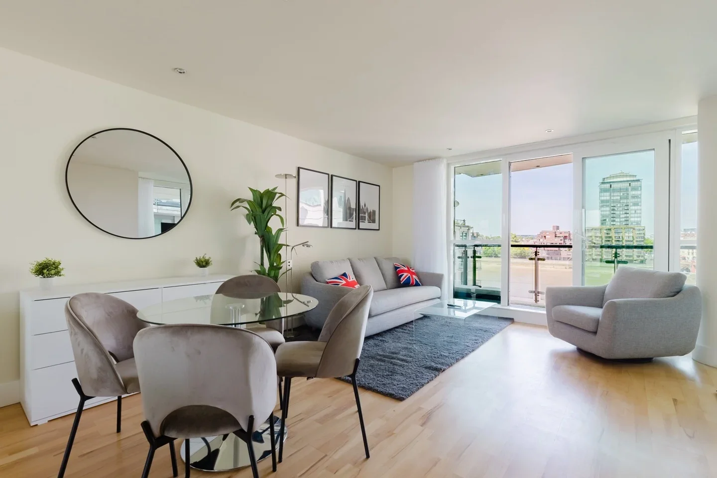 Flat Bridgefoot in Greater London