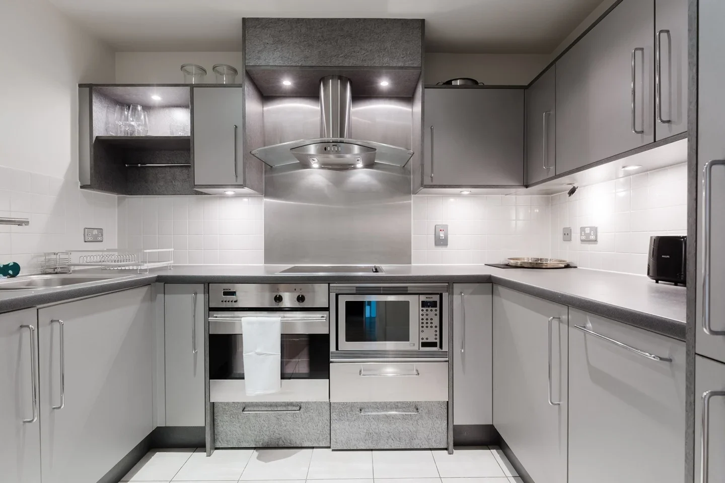 Flat Bridgefoot in Greater London