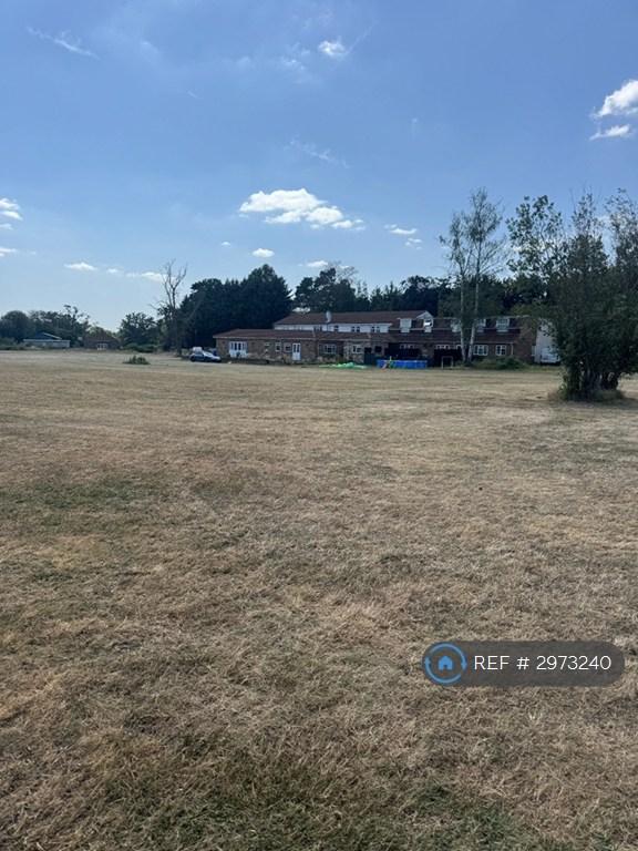 House Mobbs Close in Stoke Poges