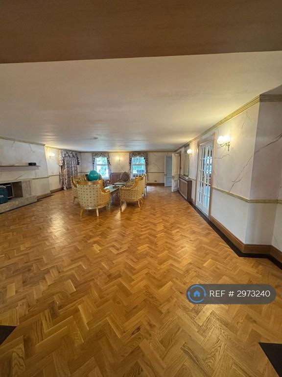 House Mobbs Close in Stoke Poges