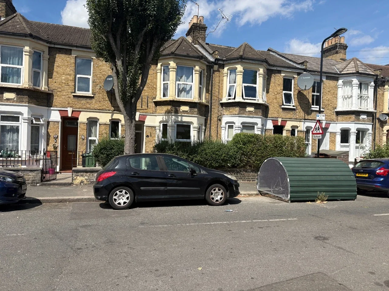 Flat Twickenham Road in Greater London