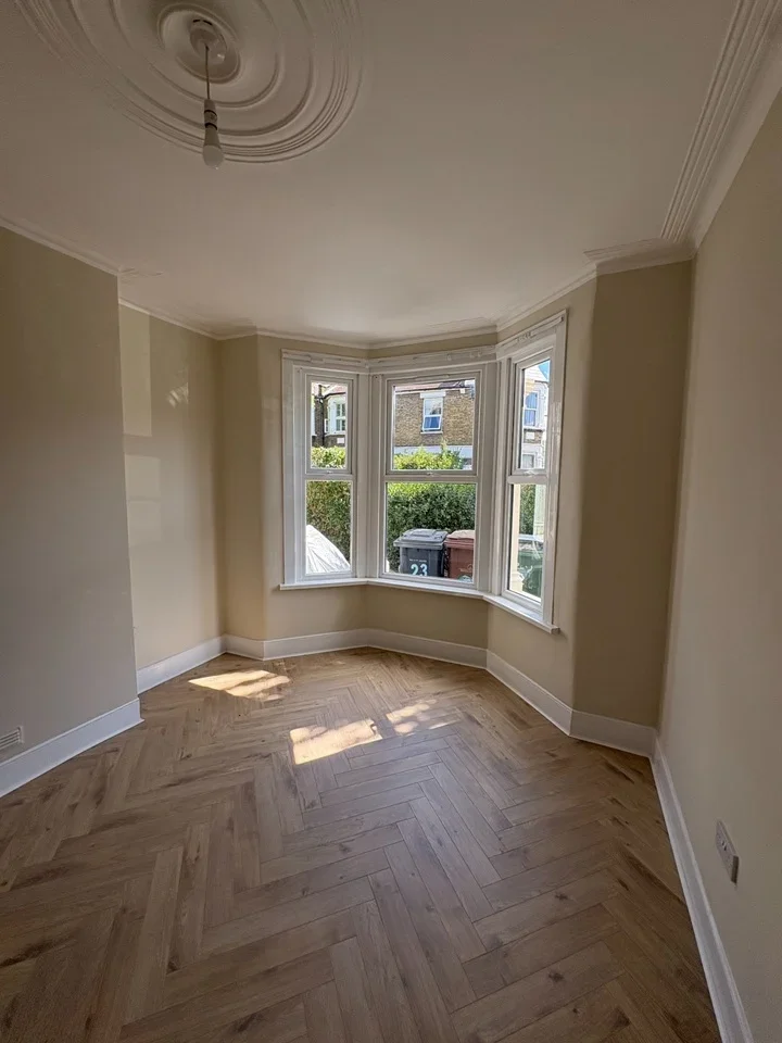 Flat Twickenham Road in Greater London