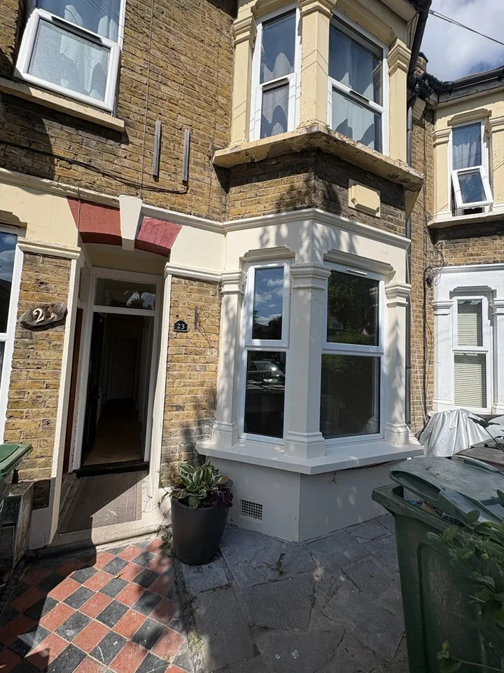 Flat Twickenham Road in Greater London