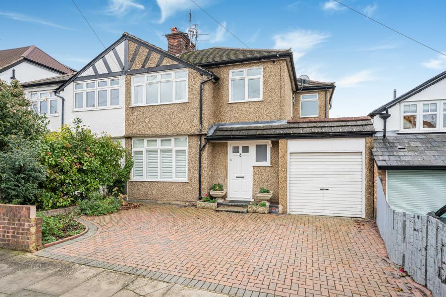 House Salisbury Avenue in St Albans