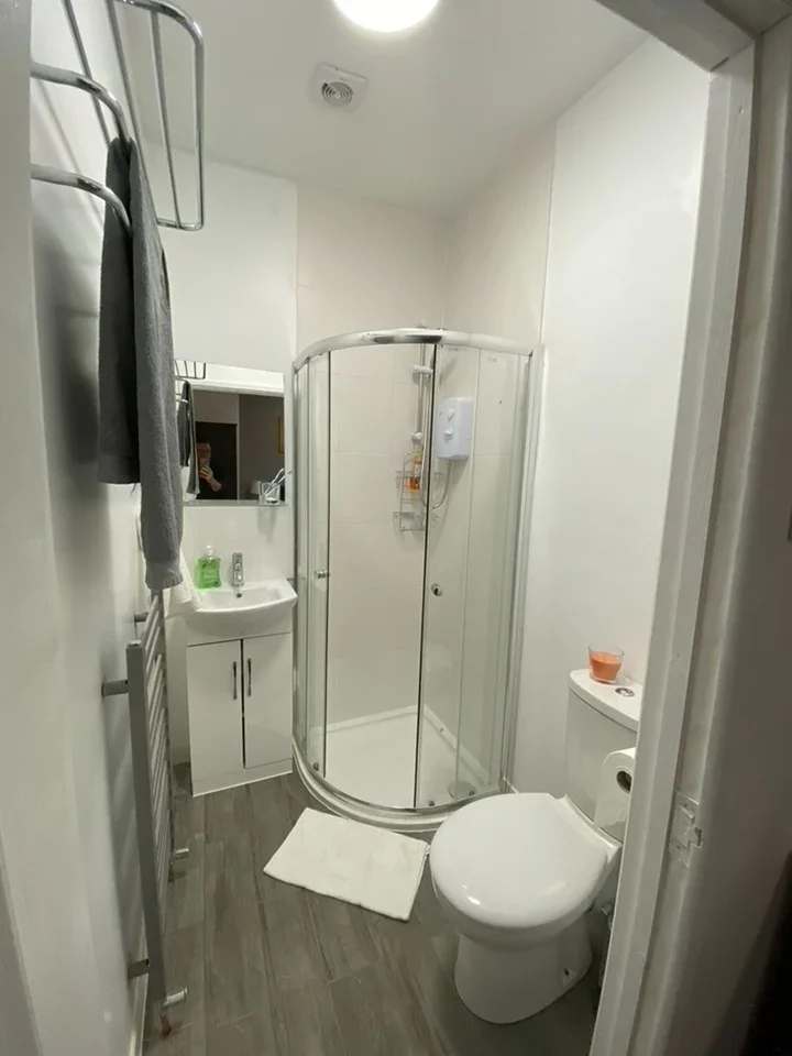 Room Manor View in Sunderland