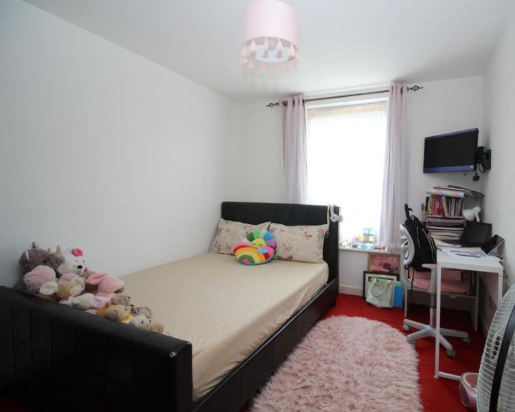 Room Milestone Road in Harlow
