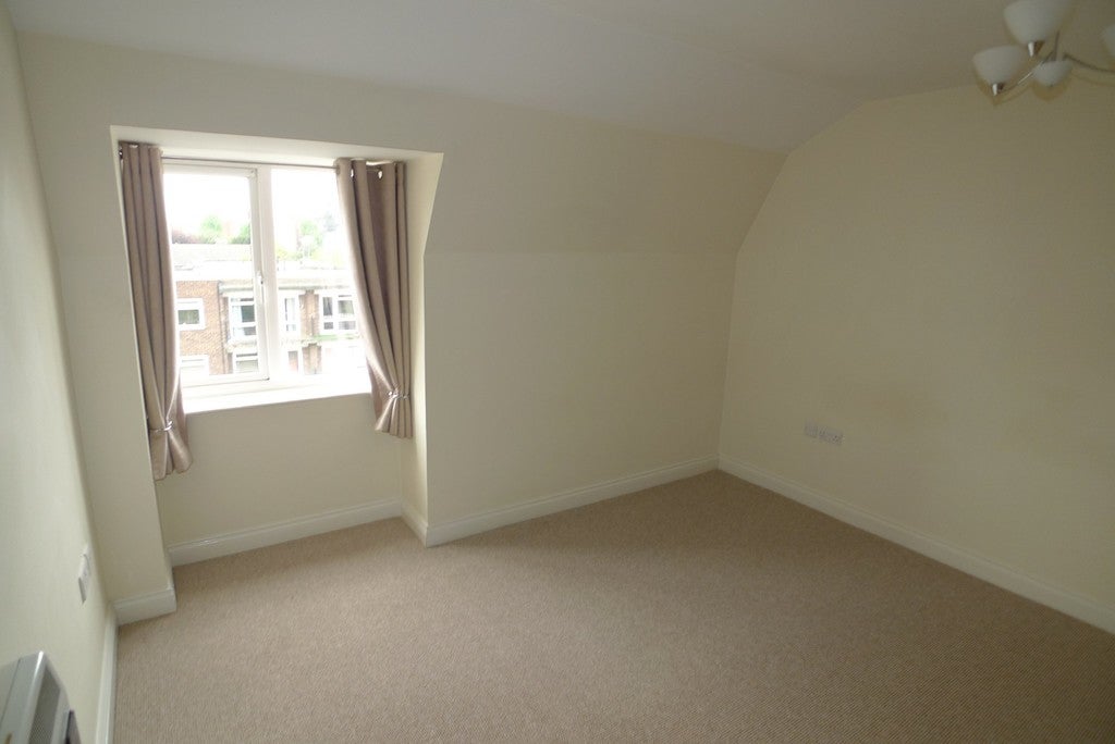Flat Jenner Close in Greater London