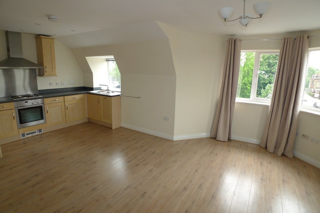 Flat Jenner Close in Greater London
