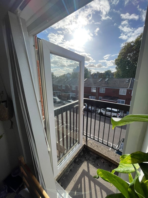 Room Waterloo Close in Greater London