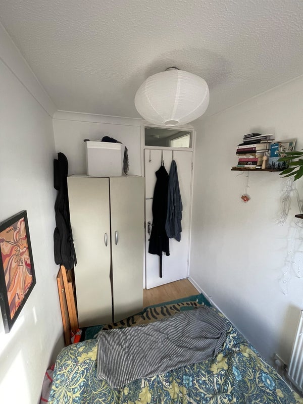 Room Waterloo Close in Greater London