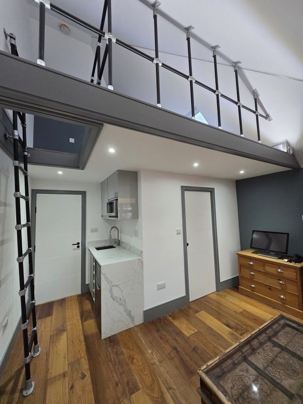 Room Staines Road in Greater London