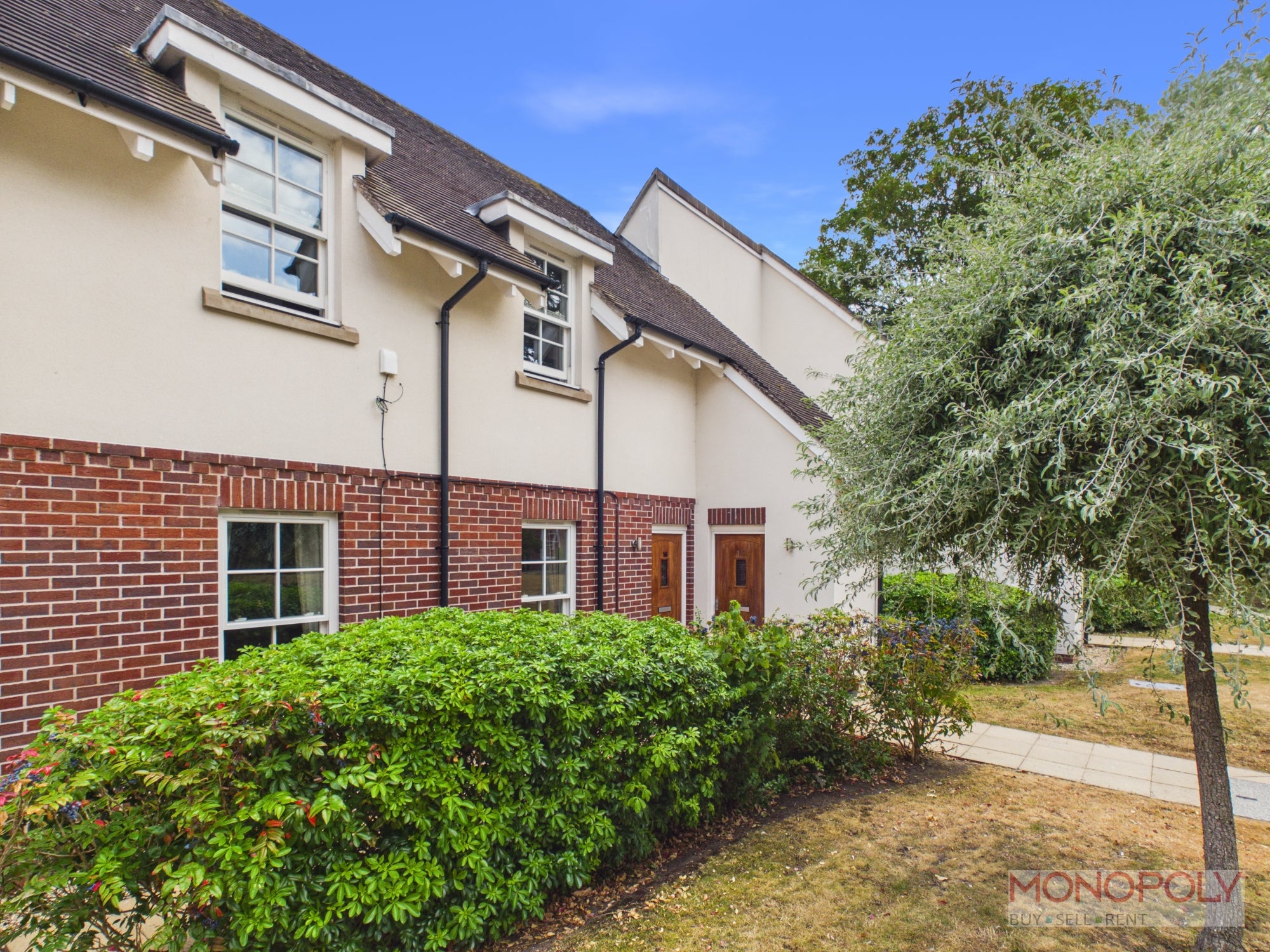 Flat Rhosnesni Lane in Acton