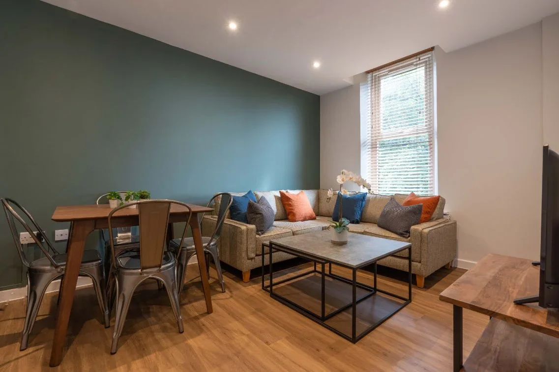 Flat Jesmond Road in Newcastle upon Tyne