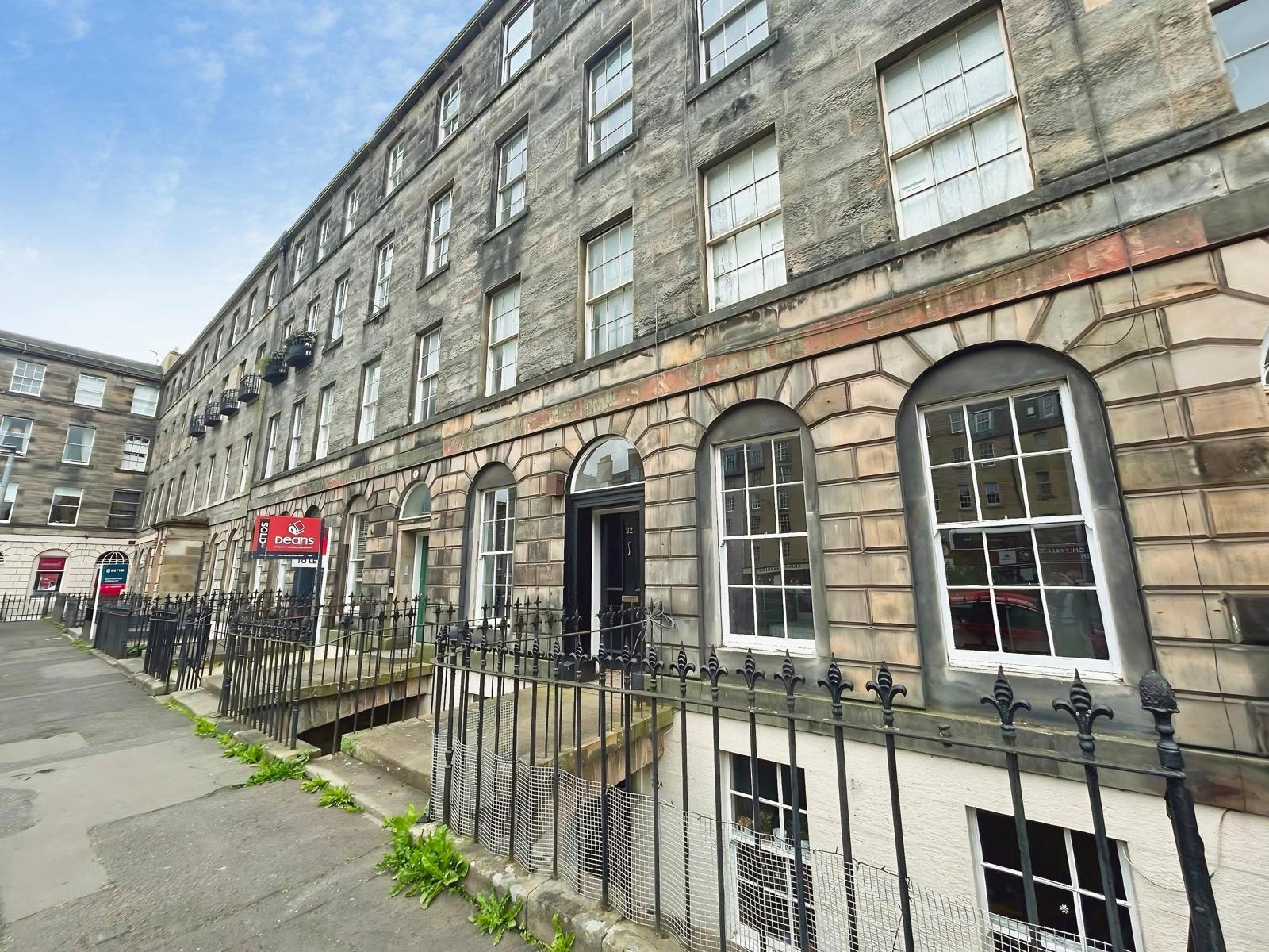 Room St Patrick Square in City of Edinburgh