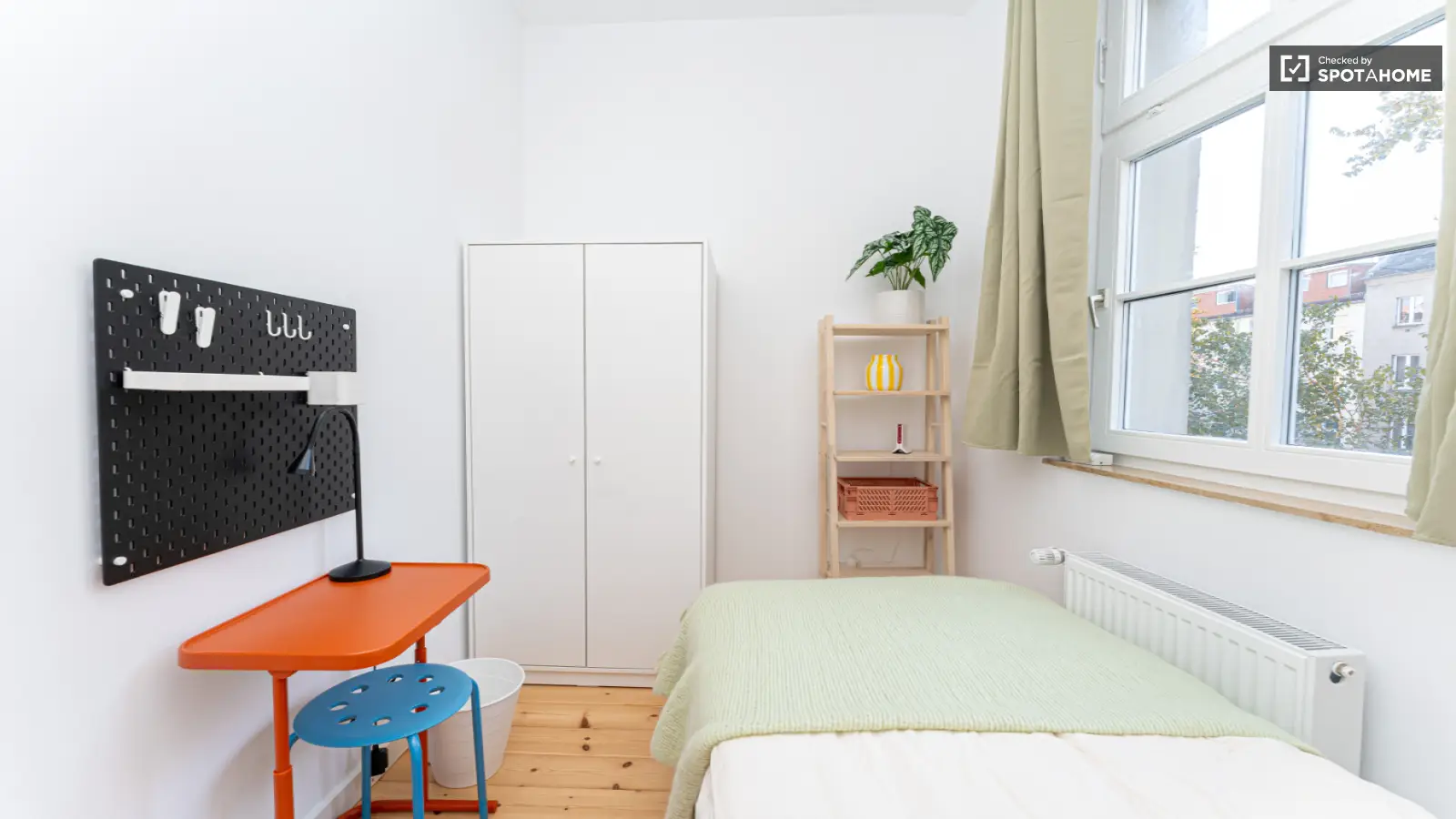Wohnung Buschkrugallee in Berlin