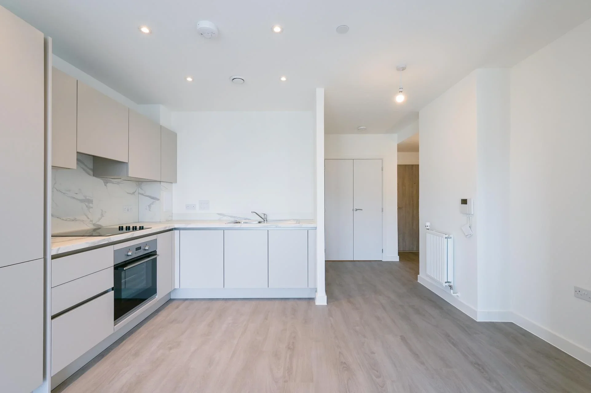Flat Brook Avenue in Greater London