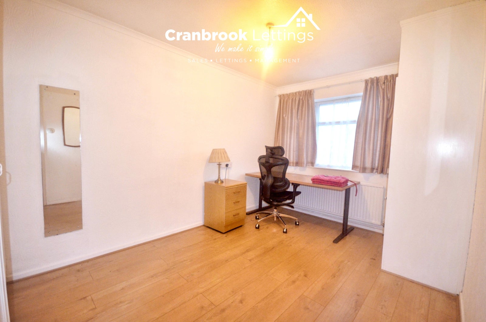 House Ashurst Drive in Greater London