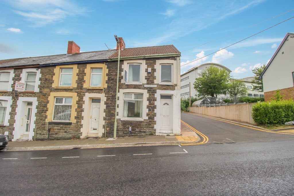 Room Brook Street in Pontypridd