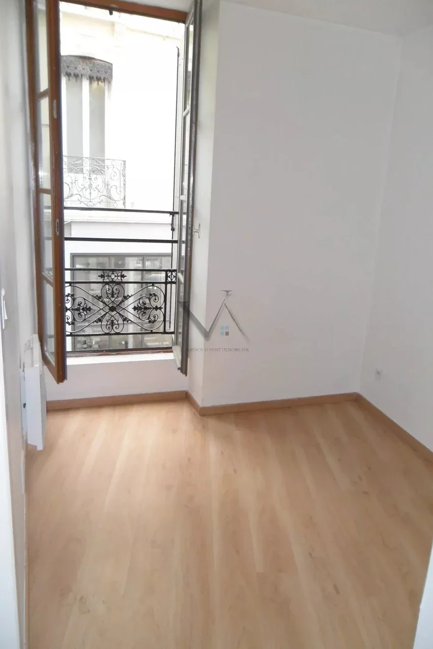 Flat Rue Pierre Julien in Montélimar