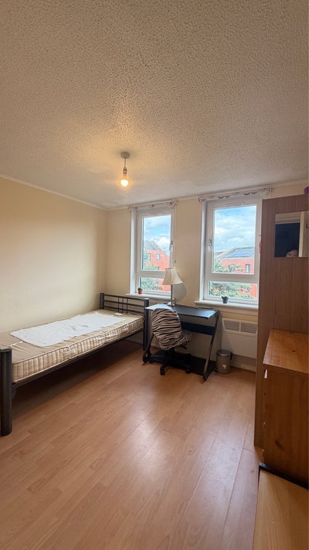 Room Buccleuch Street in Glasgow