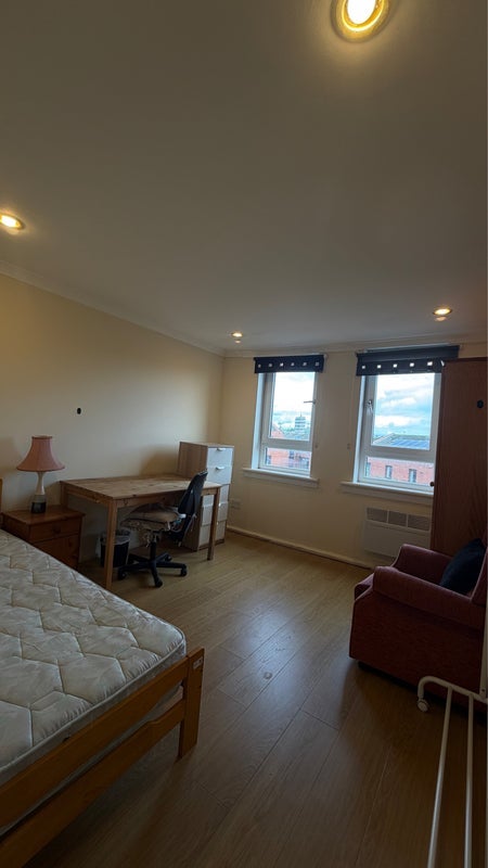 Room Buccleuch Street in Glasgow