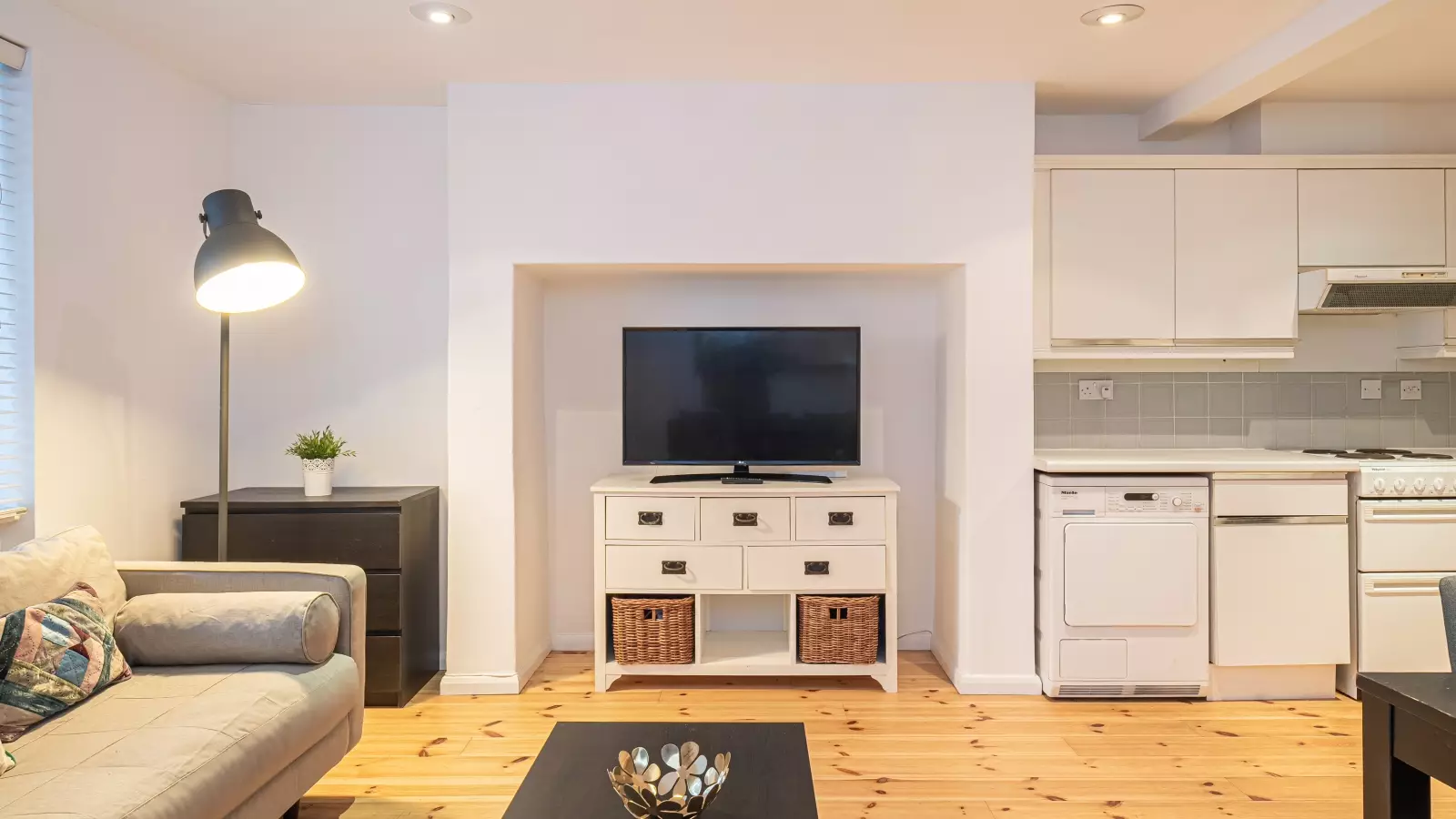 Flat Palgrave Gardens in City of Westminster