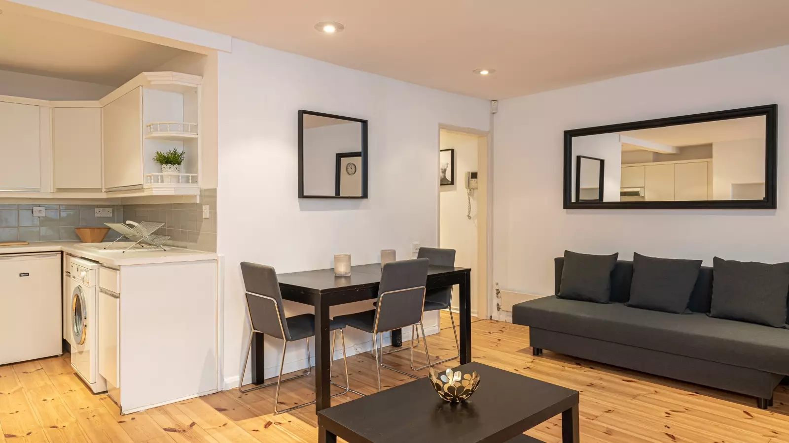 Flat Palgrave Gardens in City of Westminster