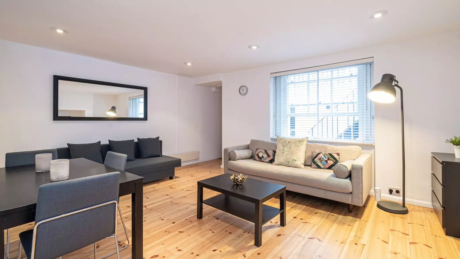 Flat Palgrave Gardens in City of Westminster